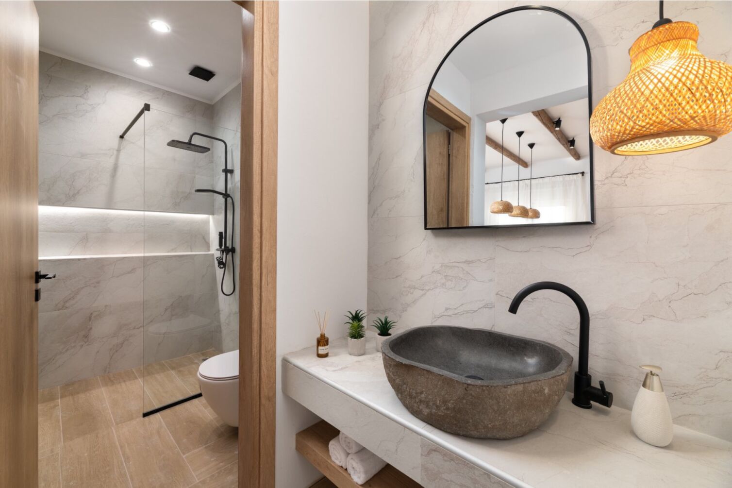 PNOI APARTMENT