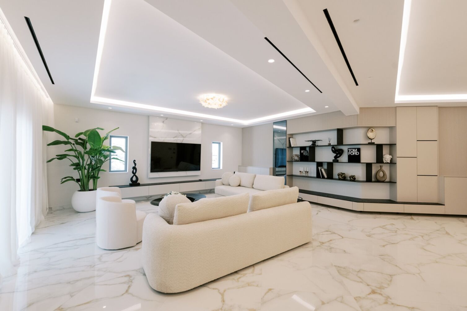APEX APARTMENT